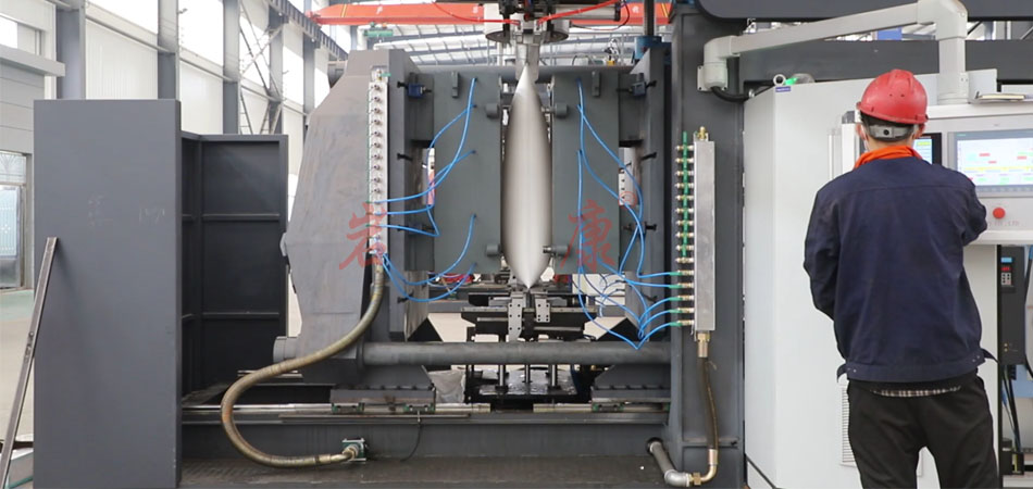 岩康230升塑料立式水箱中空吹塑机试机生产